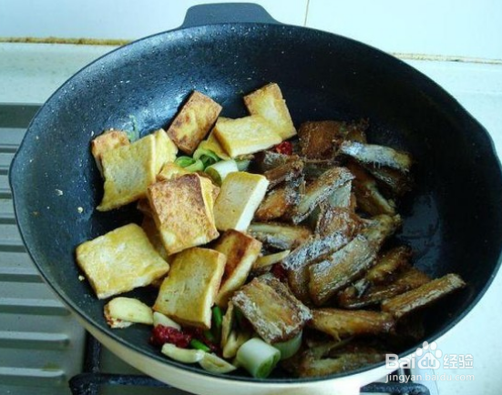 好吃的带鱼炖豆腐