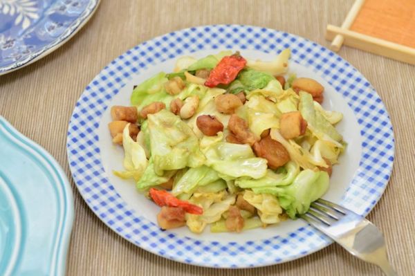 油渣炒手撕包菜