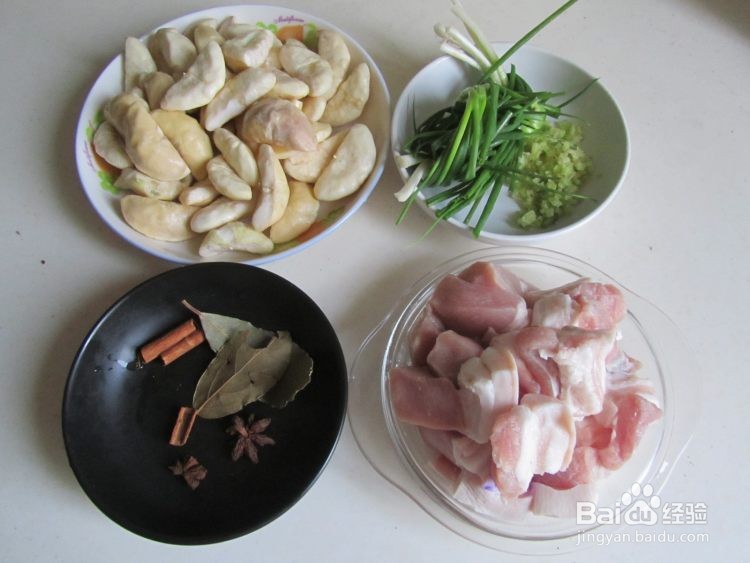 菱角烧肉的做法