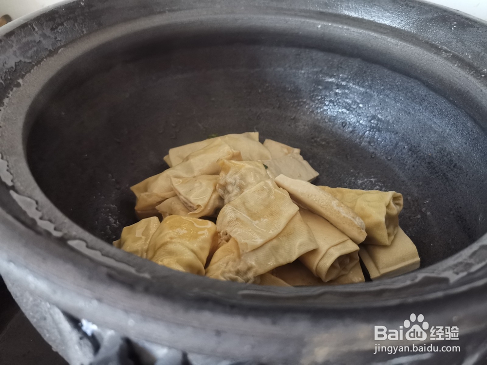 砂锅豆皮卷汤煲