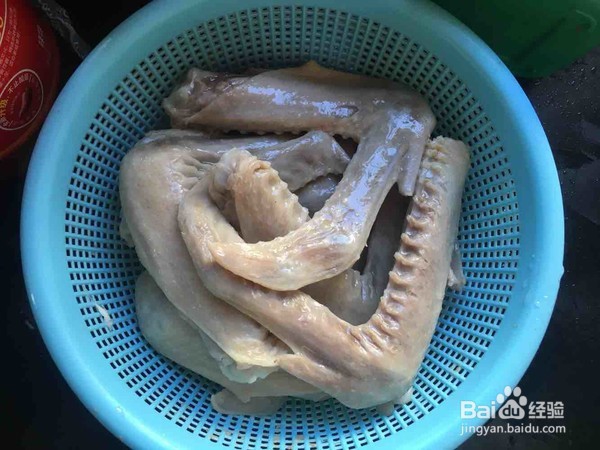如何做美味的卤鸭翅