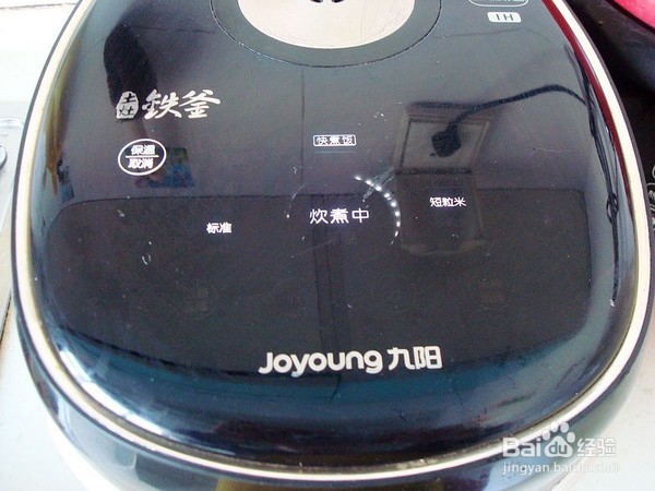 电饭煲焖鸡爪的做法