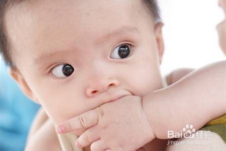 宝宝爱咬指甲怎么办？