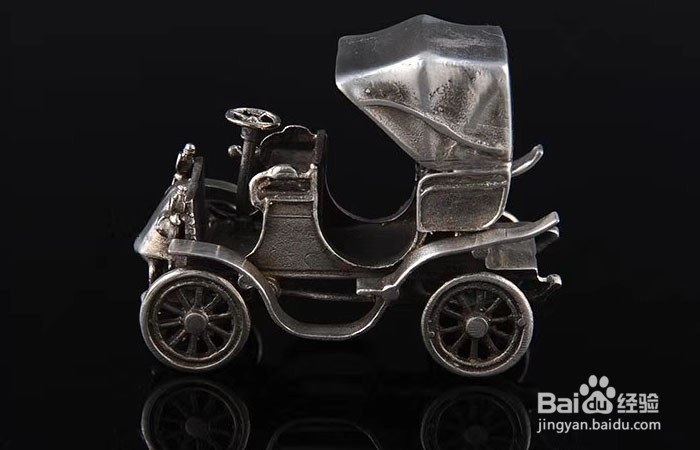 银器中的老式汽车模型如何欣赏