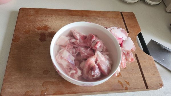 猪肉排骨烩酸菜