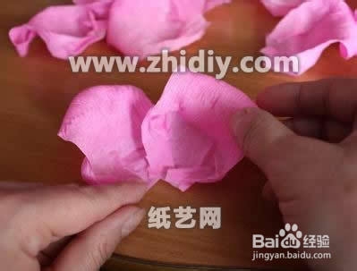 怎样用皱纹纸折花
