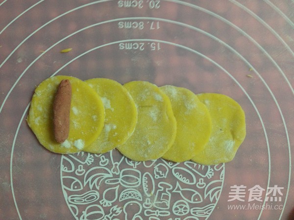 “中国红”蒸面包