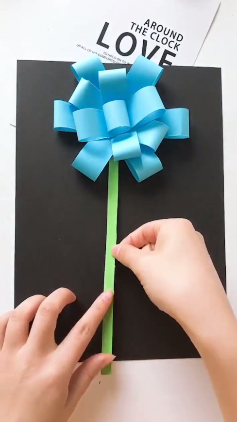 手工剪贴立体小花怎么做