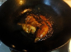 妈妈在家做的豉油鸡翼