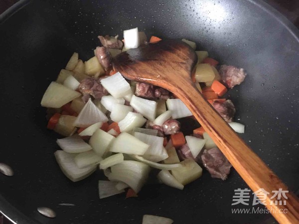 熊猫牛肉咖喱饭