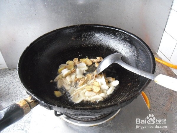 味美鲜香辣味十足的红辣椒鱼头