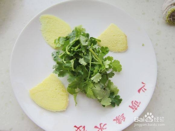 羊肉焖黄花鱼做法