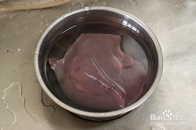 如何简单制作一份爆炒猪肝呢？