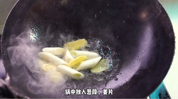 小土豆红烧鸡爪