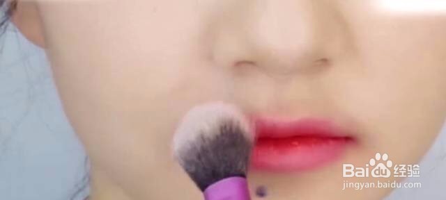 自贡玲丽彩妆教大家如何用一支口红化出八种唇妆