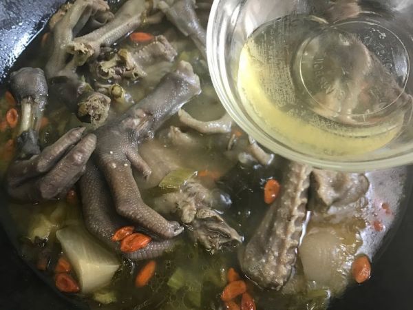 暖胃生津 酸菜鹅掌亦火锅#竹木火锅，文艺腹兴#