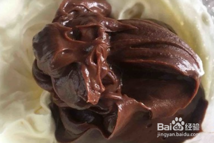 怎么做可爱的香蕉巧克力福袋?