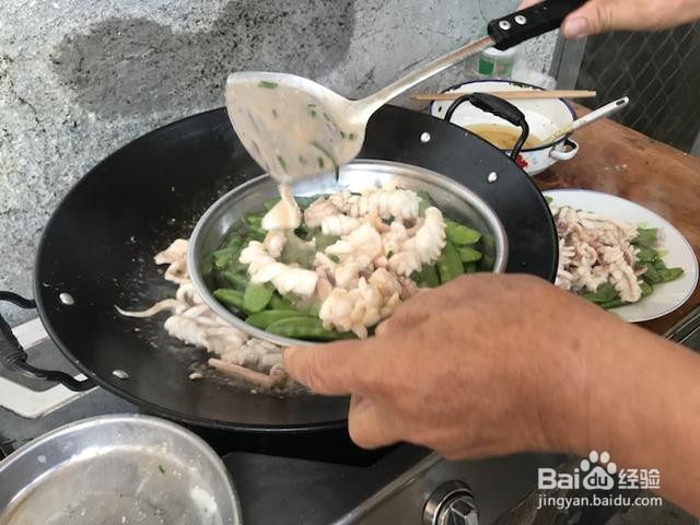 家庭自制鱿鱼炒荷兰豆