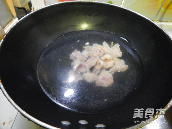 藕丁炖鸡软骨