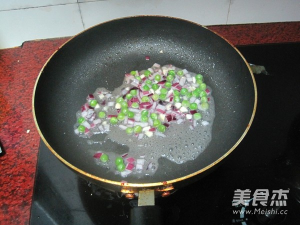 青豆肉末蛋炒饭
