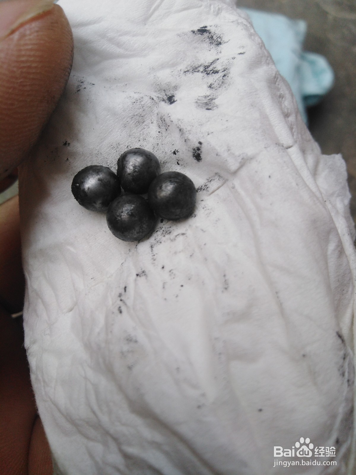 电锤装不进退不出钻头如何修理？