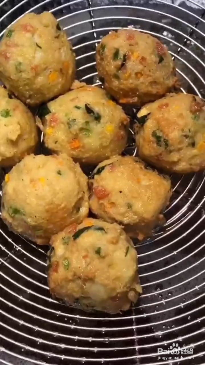大人小孩都爱吃的炸豆腐丸子要怎样做