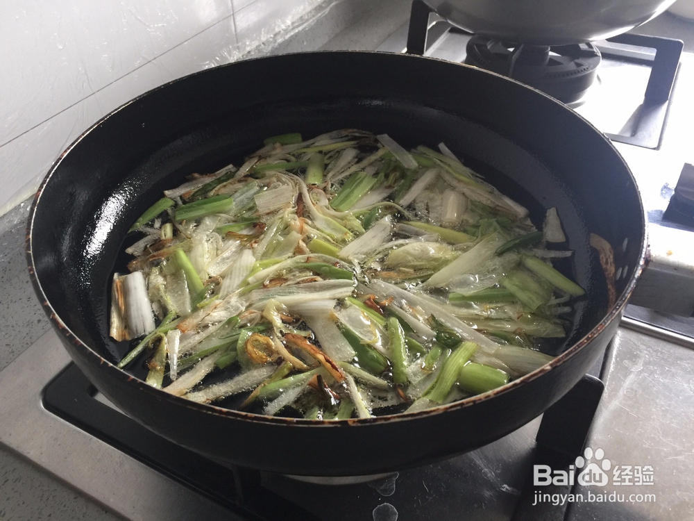 简单的葱油拌面的做法