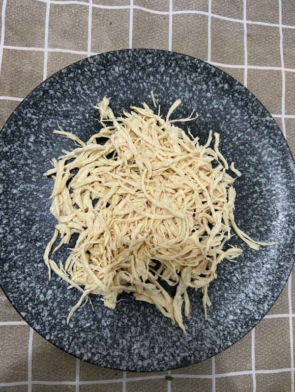 凉拌鸡丝丸子低脂健康便当