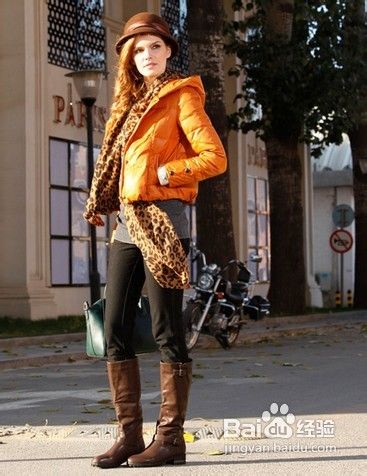 冬季短款羽绒服搭配,演绎轻盈活力冬日