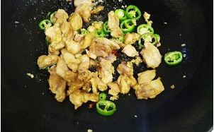 如何做蒜香鸡腿