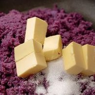 制作芒果紫薯水晶月饼