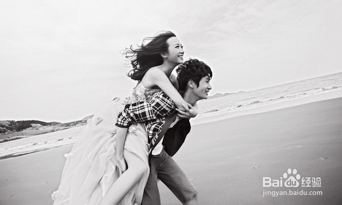郑州朵拉摄影：海边拍摄婚纱时我们应该准备什么