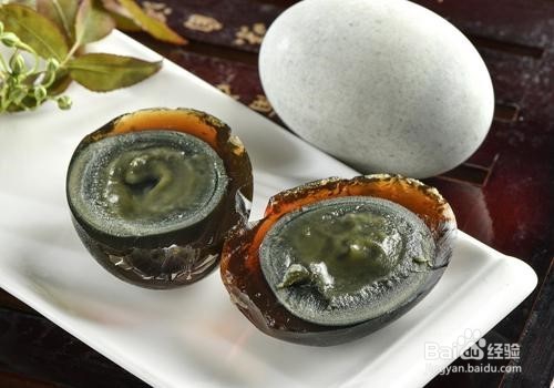 养肝护肝少吃2黑,多吃1白