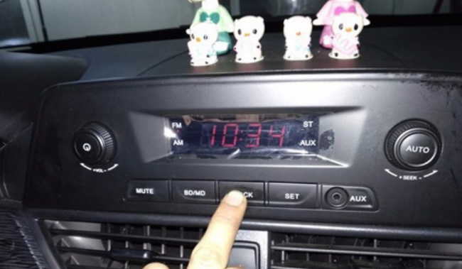 东风风行cd机怎么调时间