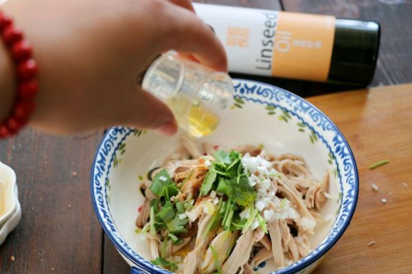 亚麻籽油凉拌鸡腿丝