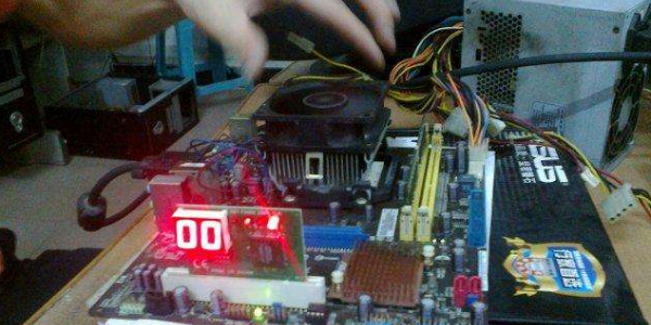 主板可以短接开关开机，怎么短接他让他关机呢