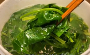 如何自制瘦身凉菜菠菜拌金针菇