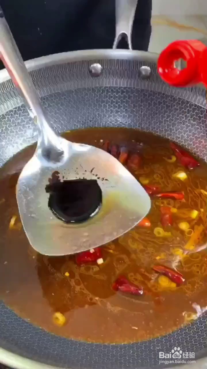 如何制作好吃的鲫鱼烧粉条?