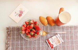 健康养生佳品草莓布丁奶冻的做法