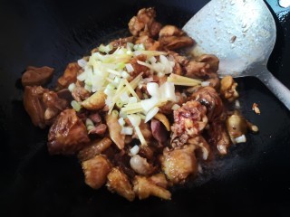 菠萝炒鸡的做法