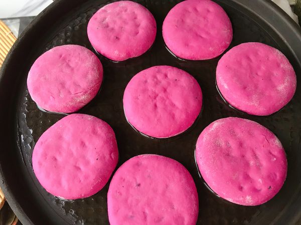 火龙果红豆馅饼