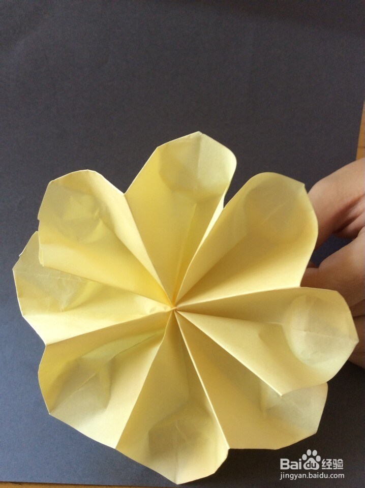 如何折胸花？