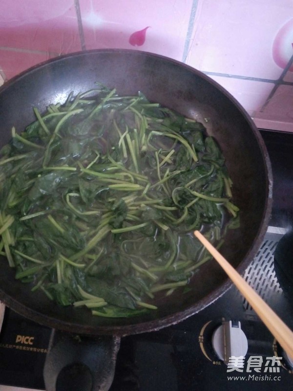果仁菠菜的做法