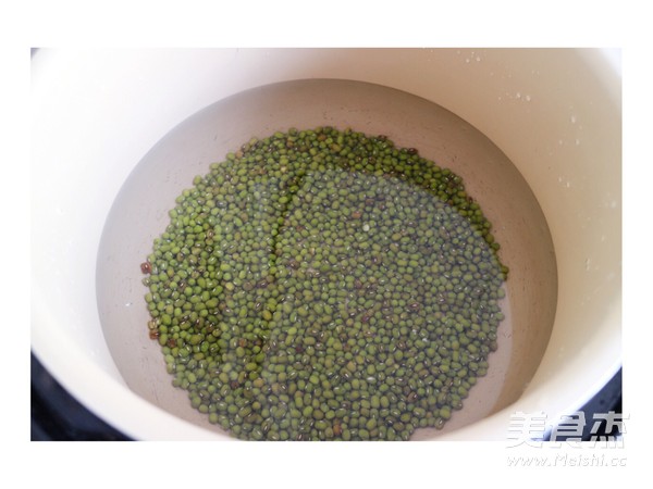 清凉绿豆汤的做法