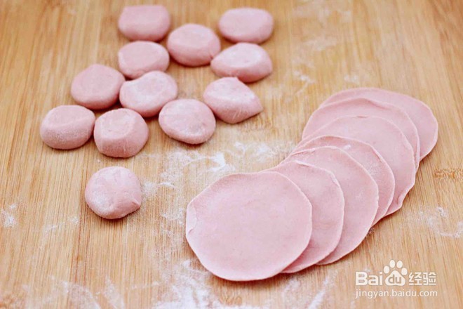 红椰菜扇贝饺子的做法