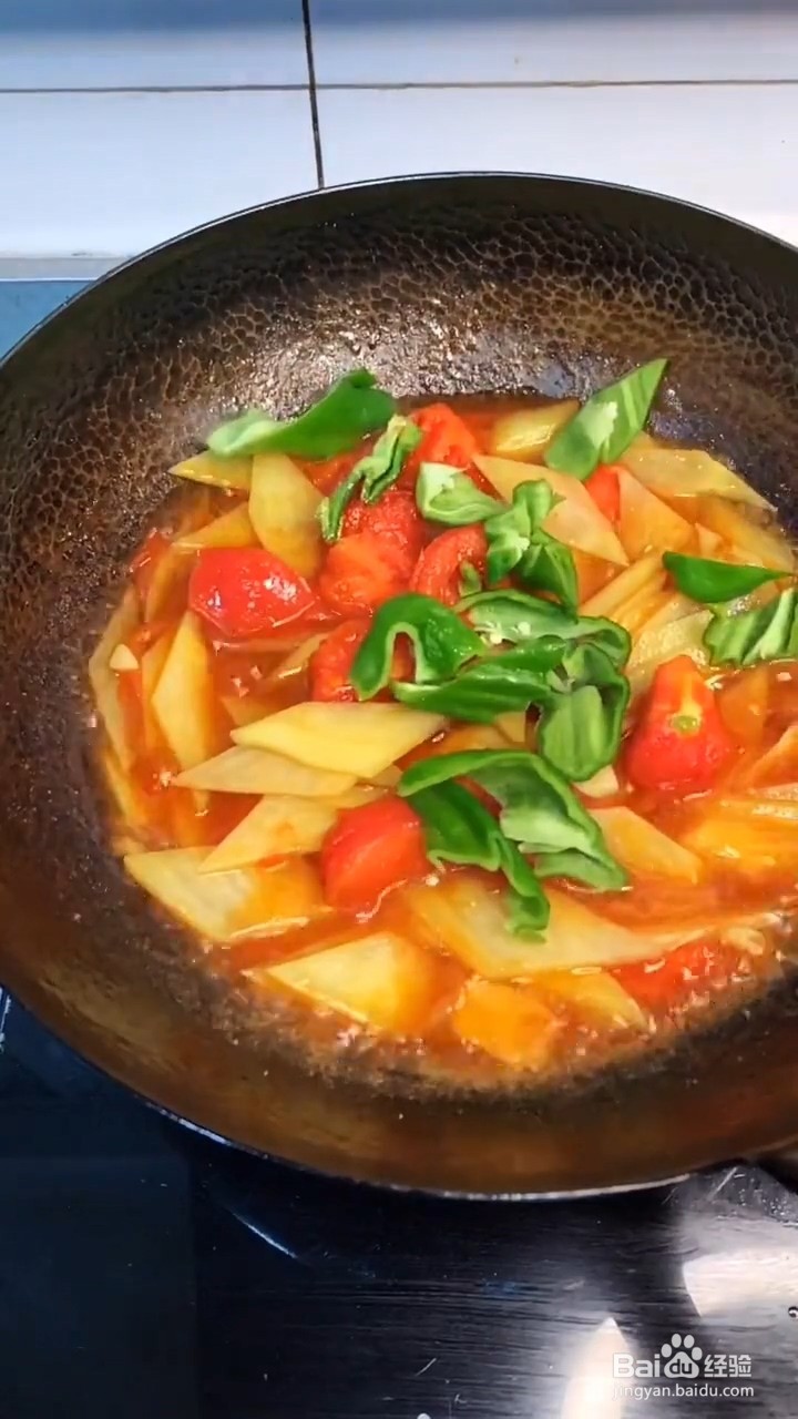 如何制作西红柿炒土豆片？