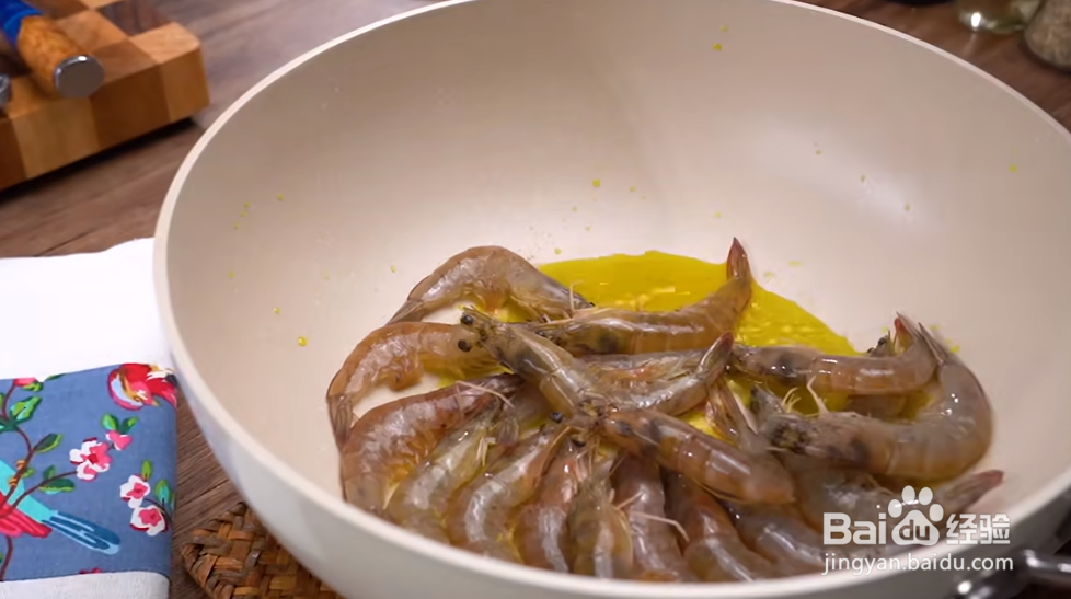 蒜蓉油焖大虾制作