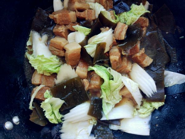 白菜海带烧五花肉