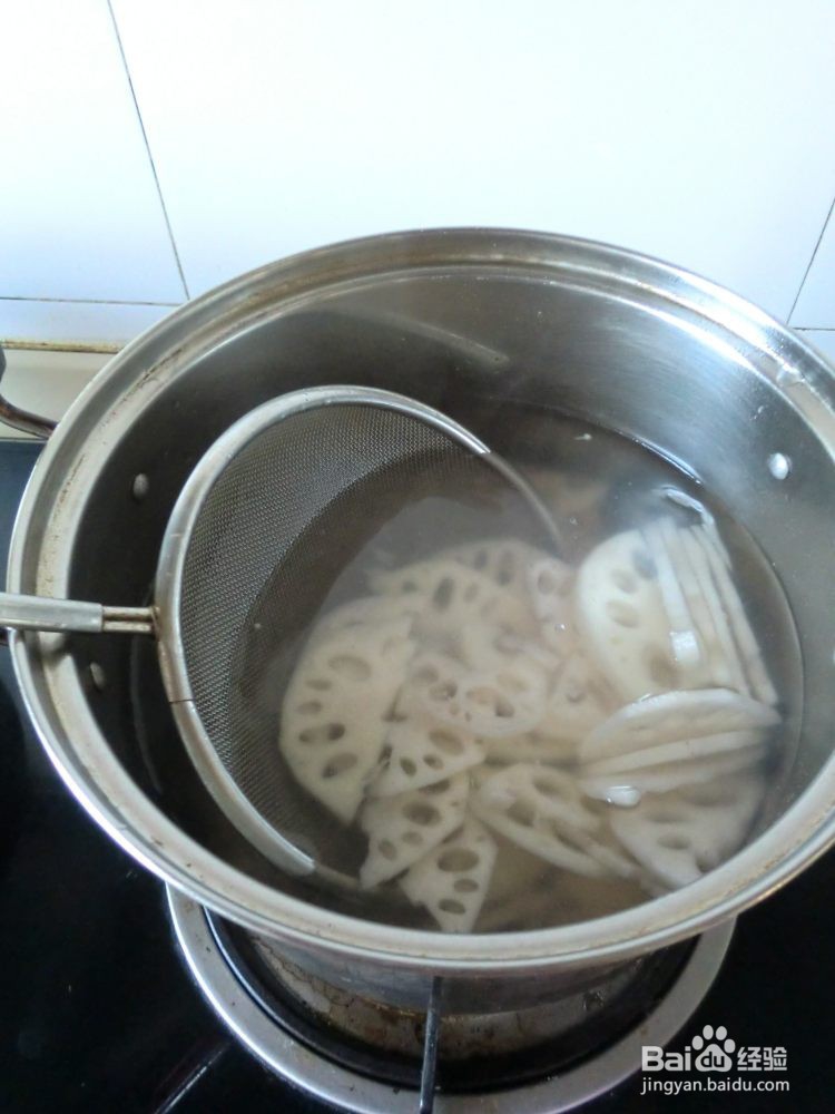 鲜美的干锅藕片