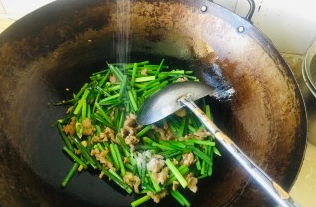 韭苔炒牛肉怎么做